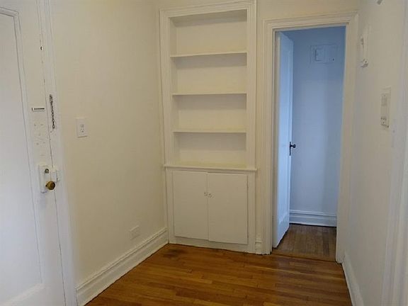 2nd image of 6812 Yellowstone Blvd APT 3P