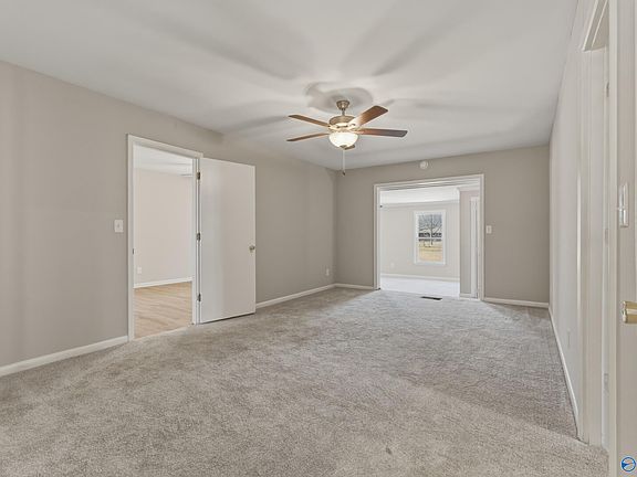 4th image of 301 Holloway St NW