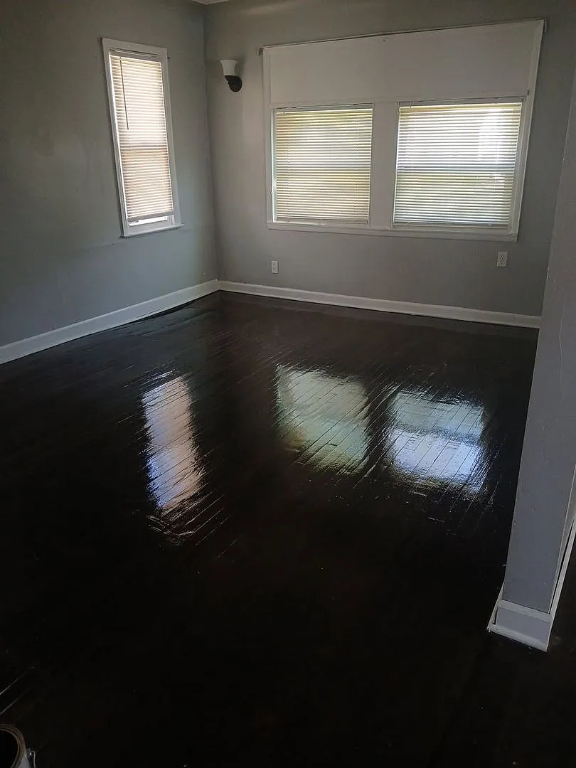 19012 Kingsville-3 Bed & 1.5 Bath For Rent! — Photo 3