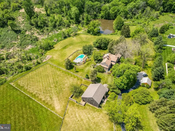 173 Candlewyck Dr, Avondale, PA 19311