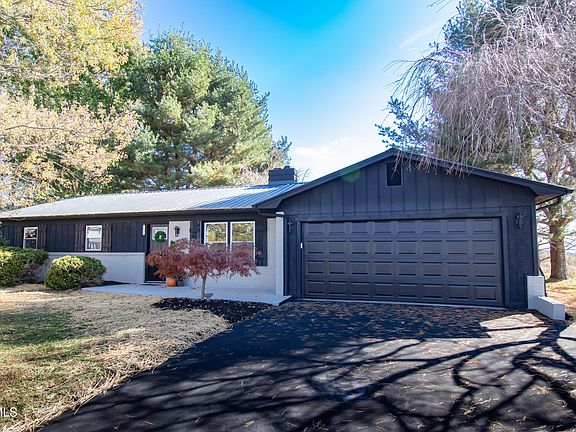 2nd image of 7151 Pembroke Cir