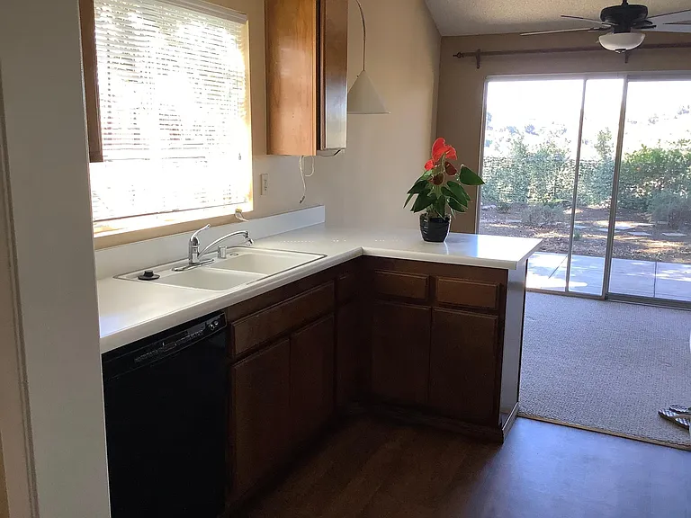 1462 Bridgeview Dr — Photo 5