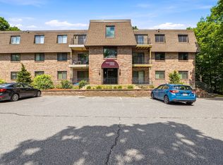 59 School St APT B-18, Northborough, MA 01532