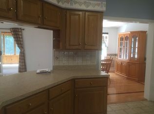 18 Indian Hill Rd, Uncasville, CT 06382