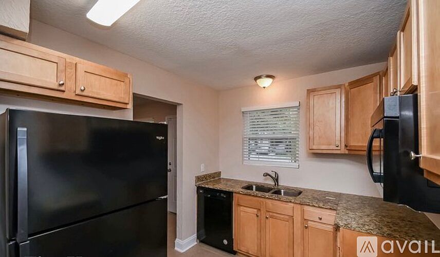 2nd image of 1866 Louvre Dr