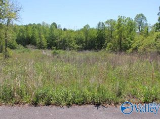 10 Creek Dr, Rainsville, AL 35986