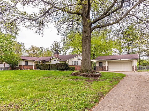 2nd image of 3901 SW 31st St