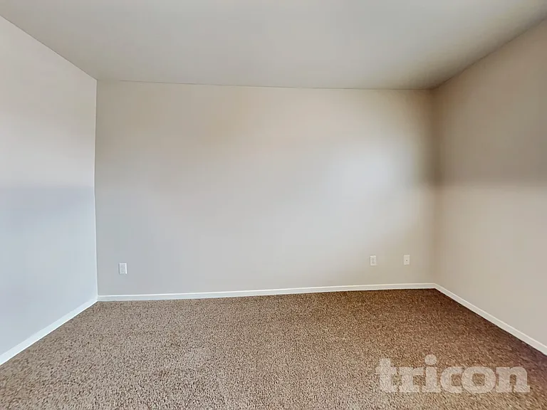 8818 Sunset Breeze Dr — Photo 6