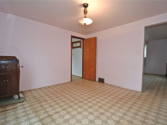 5th image of 1414 Washington Rd