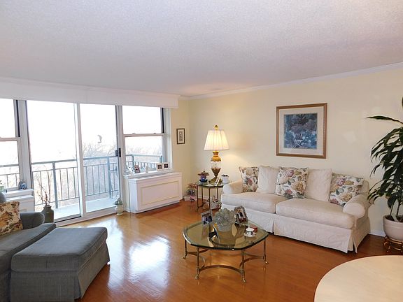 14 Foot Balcony w/RiverViews