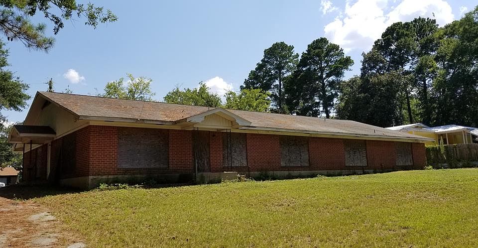 1st image of 913 Kiln St