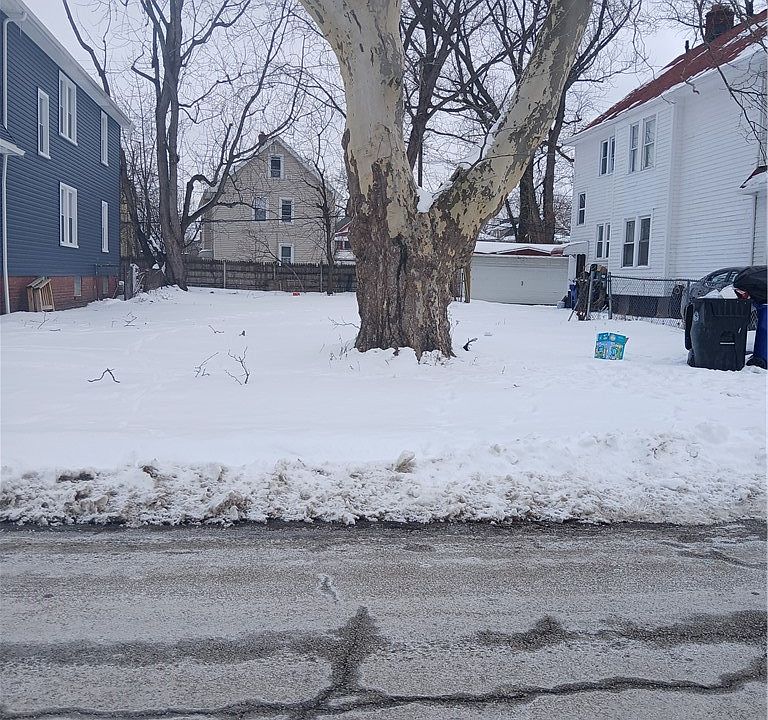 2nd image of 1189 E 146th St