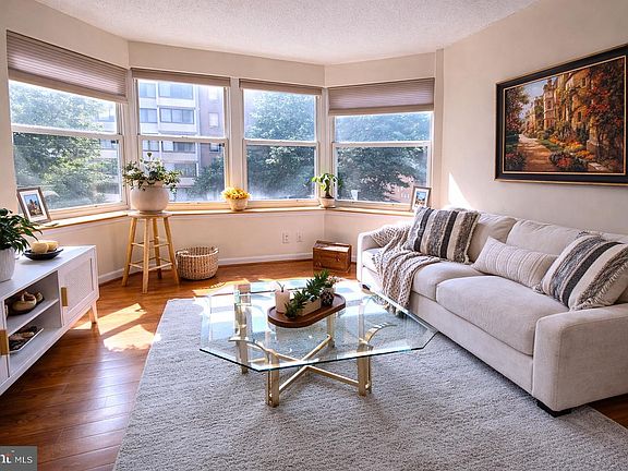 5th image of 1111 11th St APT 304