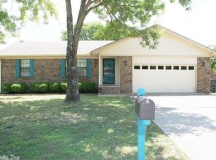 16 Summit Dr, Searcy, AR 72143