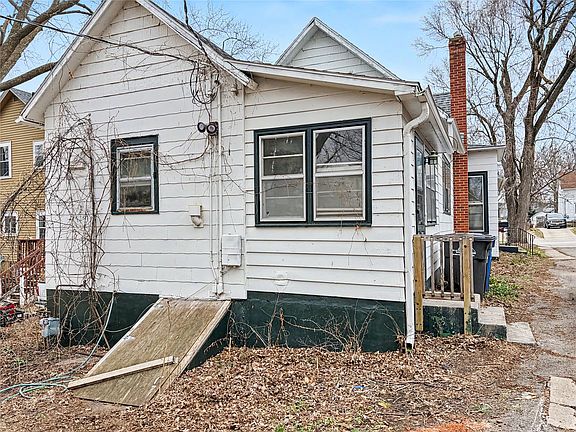 2nd image of 1350 E 9th St