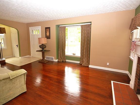 3rd image of 20 Gould Ave