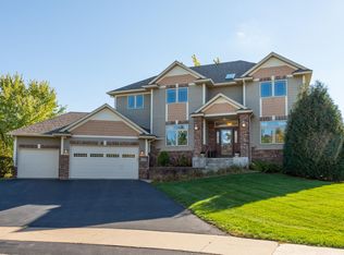 2909 Butternut Dr, Chaska, MN 55318