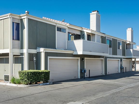 3rd image of 27068 Hidaway Ave Unit 6