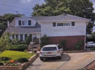 86 Lee Ct, Elmont, NY 11003
