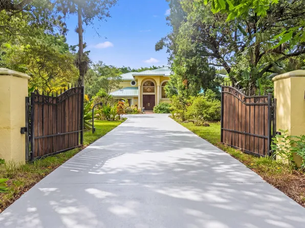 92 Squire Dr, Wellington, FL 33414