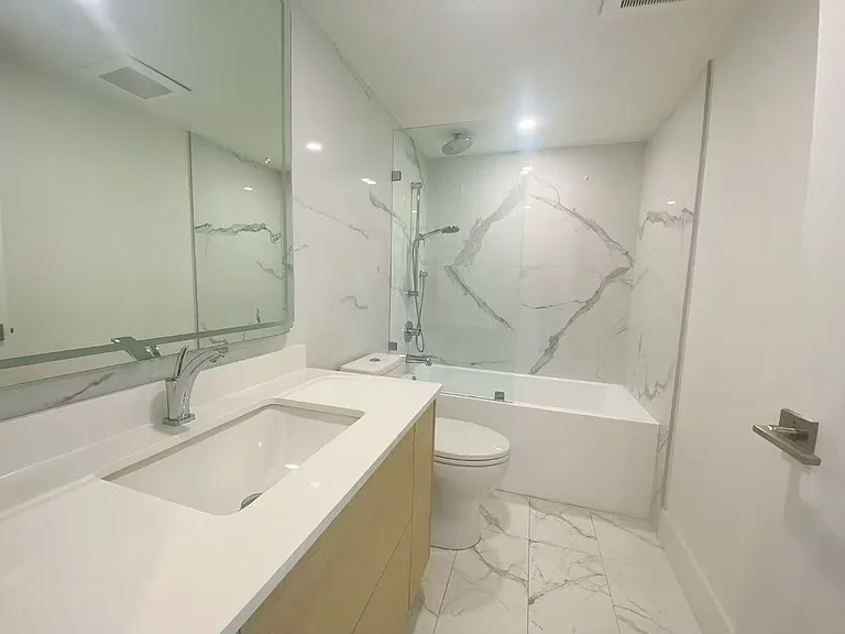 1415 Georgia St W #1704 — Photo 8