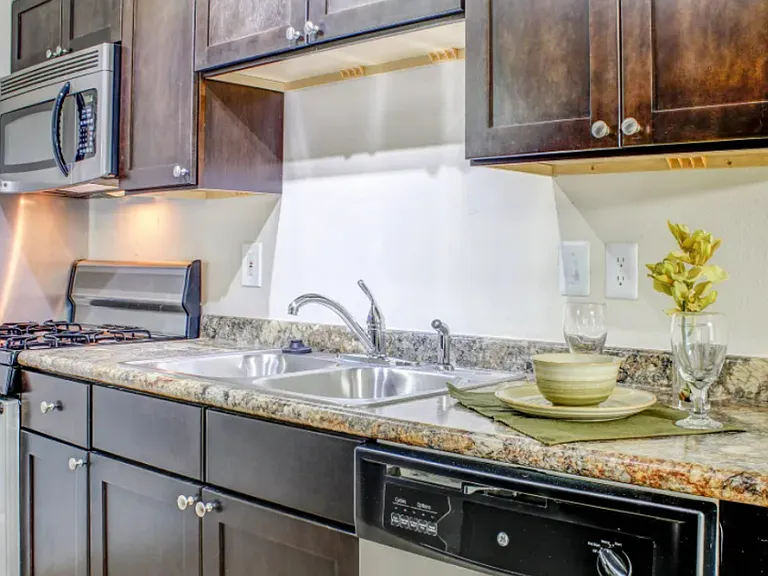 Meridian Bay Apartment Homes — Photo 5