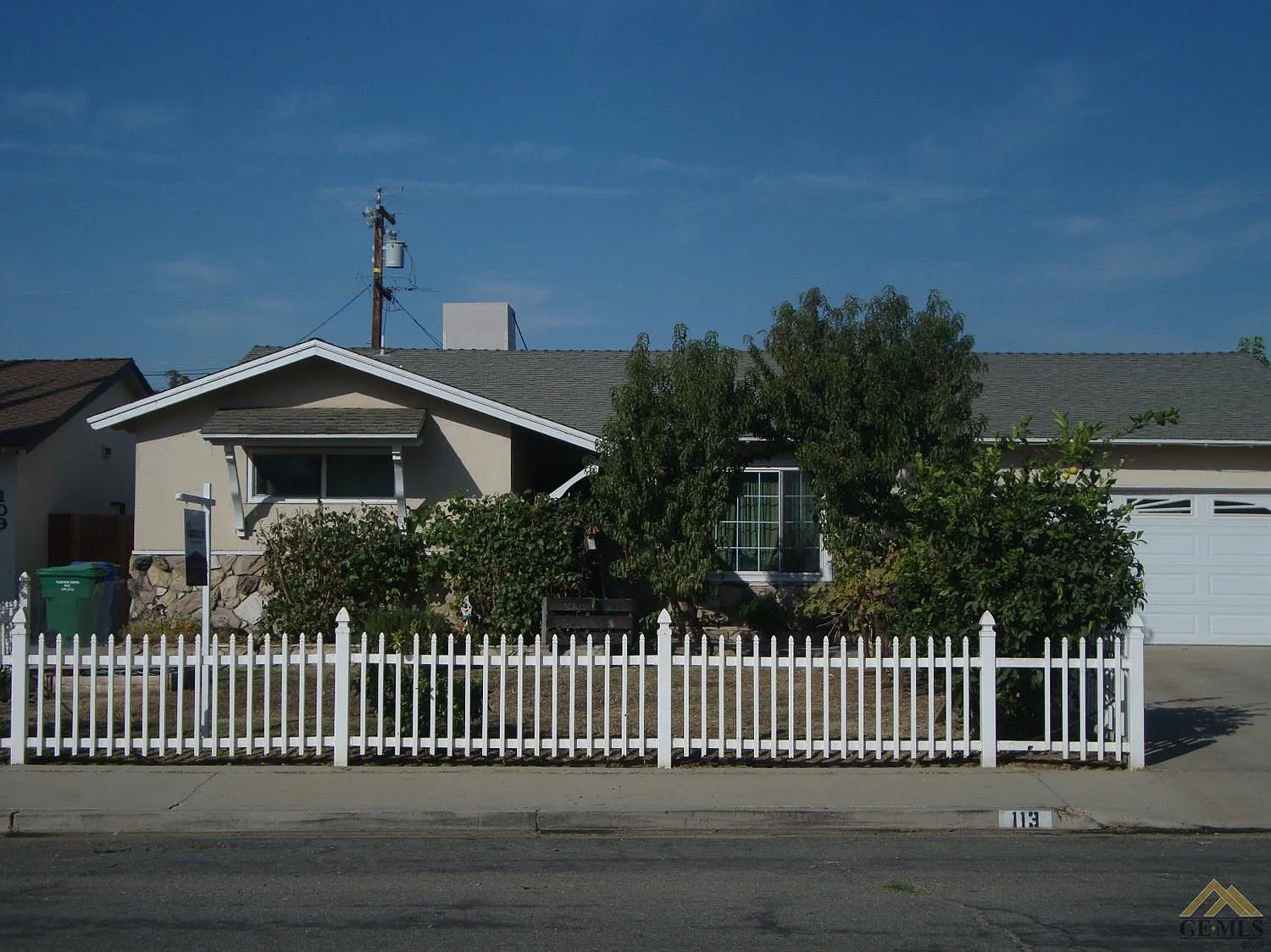 113 Regal St photo 1