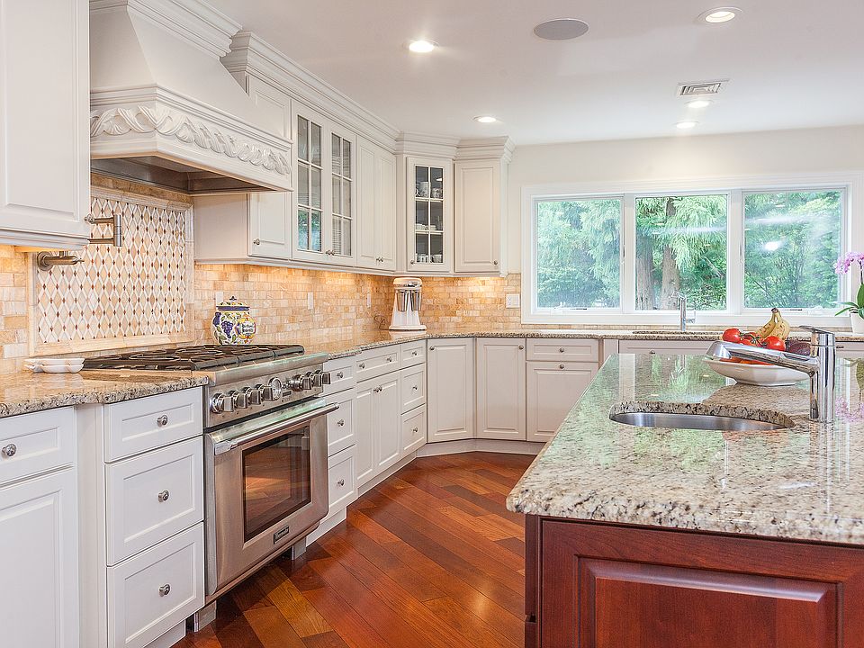 1st image of 18 Oak Pl