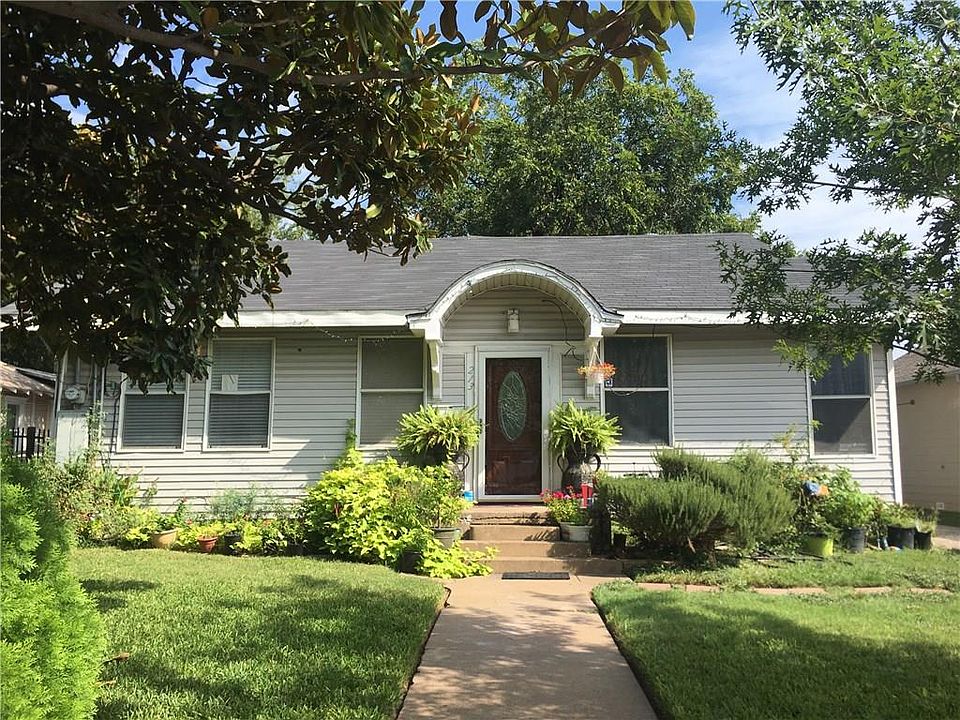 1st image of 213 W Clarendon Dr