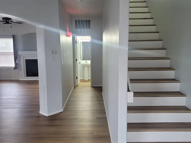 1418 Laguna Ct NE — Photo 38