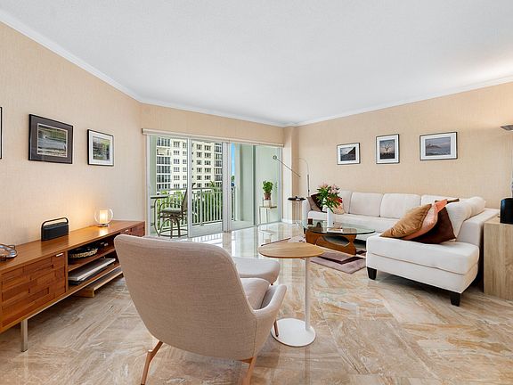 3rd image of 1000 Lowry Street Unit 6h