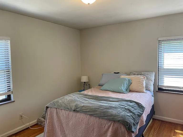 2923 Victoria Avenue — Photo 16