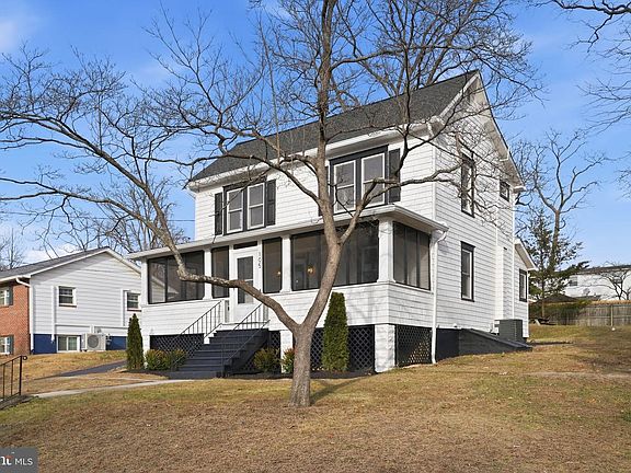 3rd image of 105 Maple Ave