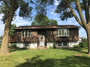 579 Guthrie Ave N, Oakdale, MN 55128