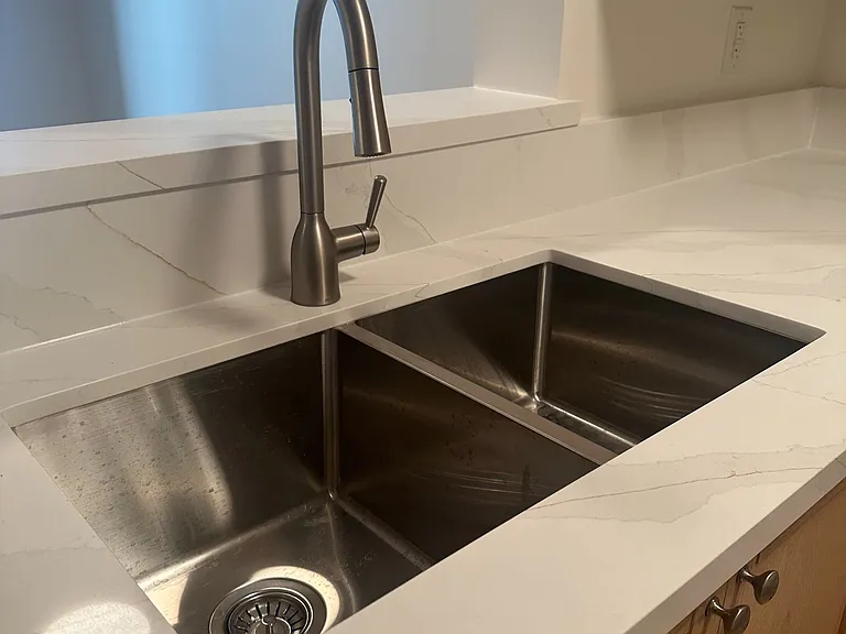 39 Oneida Cres #408 — Photo 10