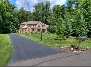 16550 Firwood Ln, Chagrin Falls, OH