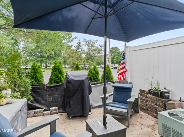 70 Madison Court, Tinton Falls, NJ 07712