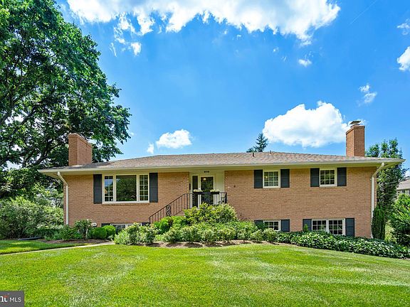 3rd image of 6425 Noble Dr