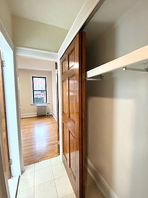 4th image of 2124 Crescent St APT A3