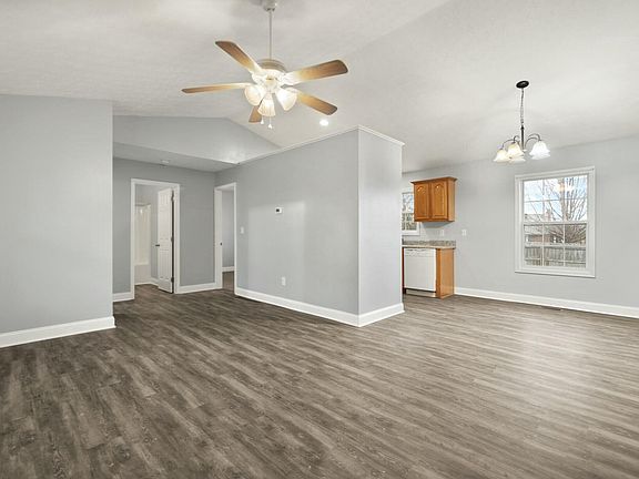 4th image of 66 Vine St