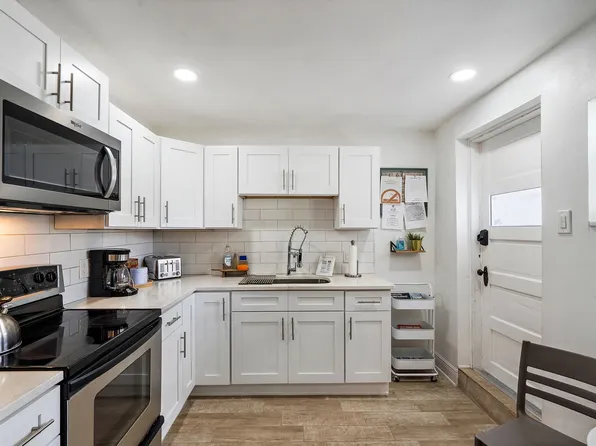 155 1/2 Ave Ne APT A, Saint Petersburg, FL 33704