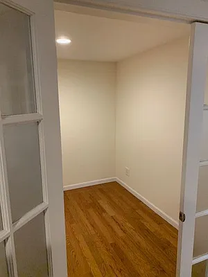 Rented by Dekom Inc. | media 28