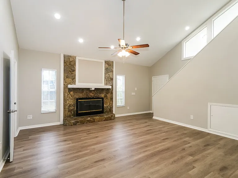8105 N Fremont Ave — Photo 6