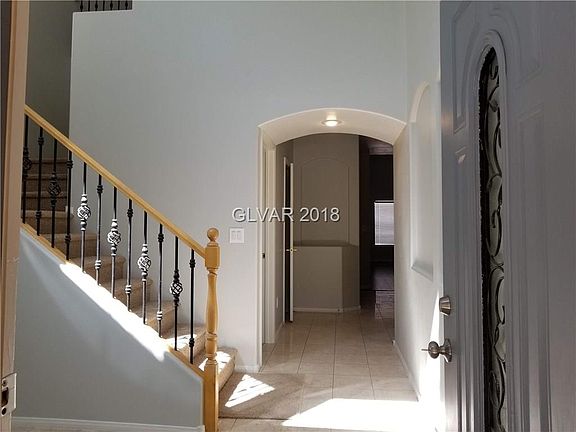 3rd image of 10755 Balmoral St