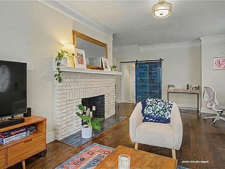 Listing photo 5