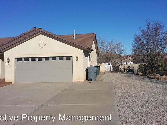 4th image of 1203 E Chokeberry Dr