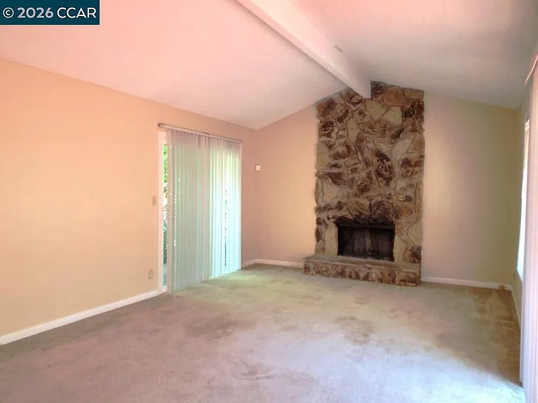 708 Court Ln — Photo 7