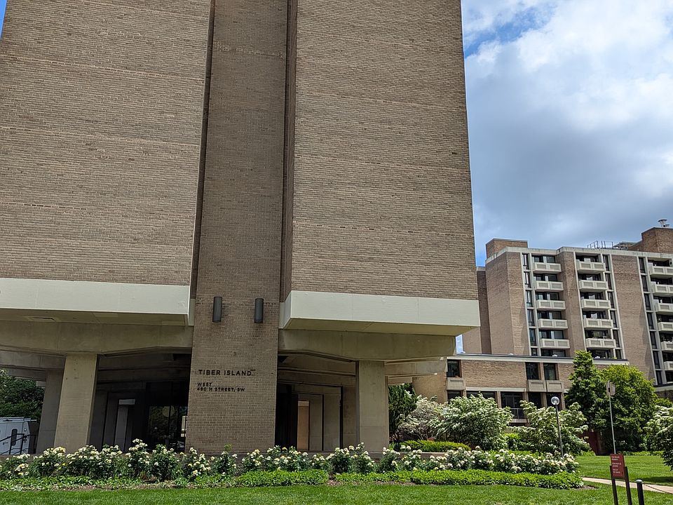Building exterior, West Tower of Tiber Island Cooperative Homes.