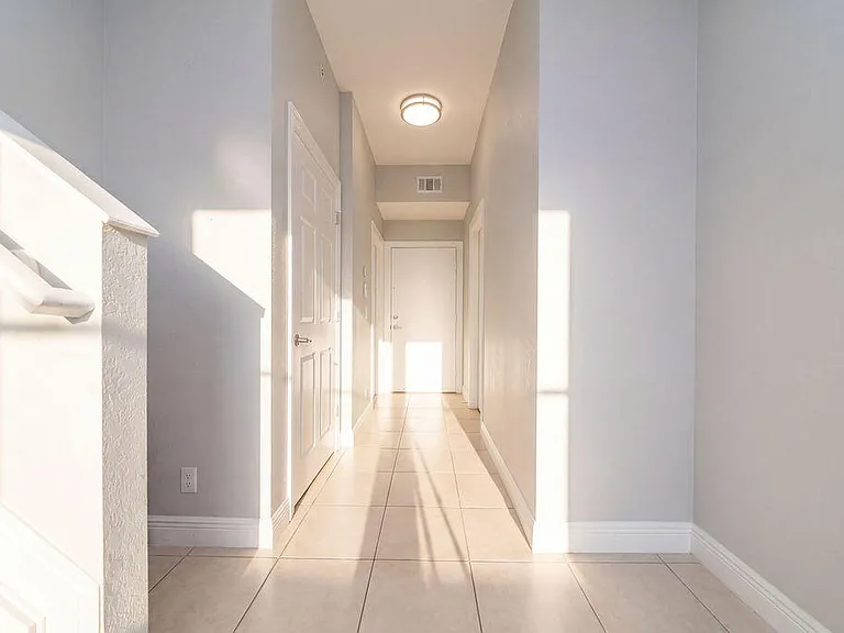 261 SW 6th Pl — Photo 33
