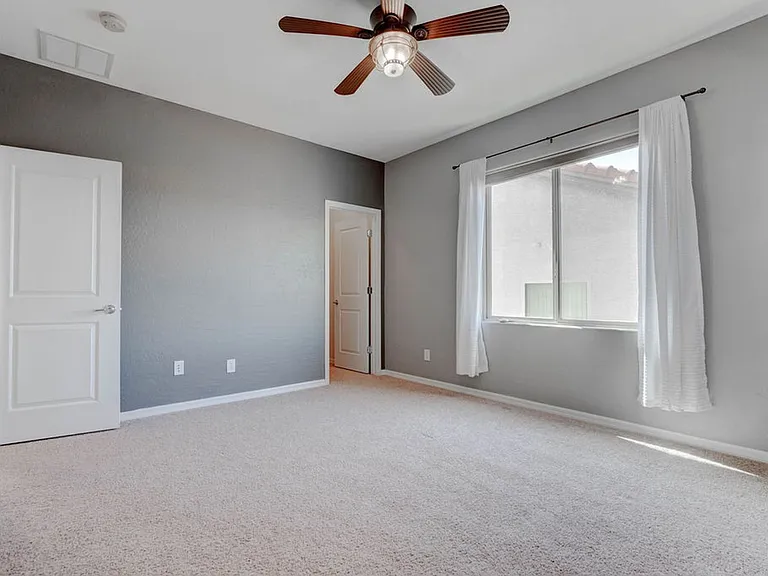 2589 Chateau Clermont St — Photo 15